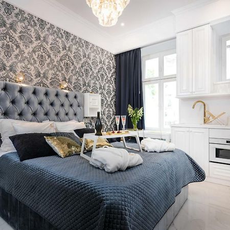 Golden Fish - New Apartment - Old Town Krakau Buitenkant foto